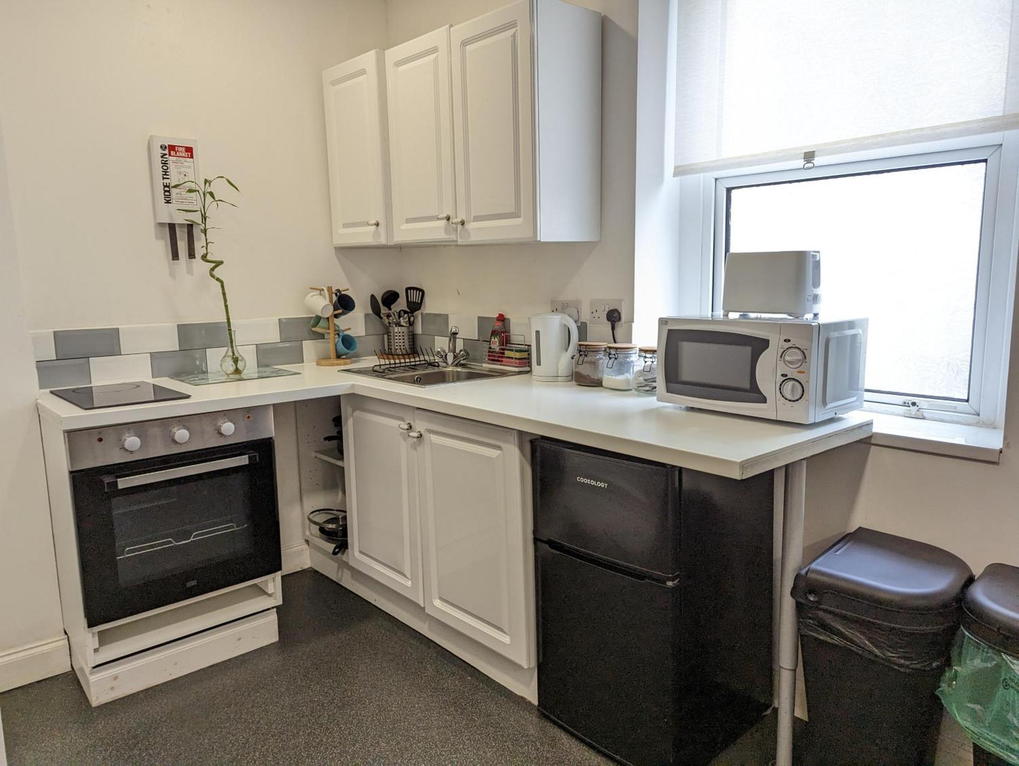 Serene 1 Bedroom Flat In Roath คาร์ดิฟฟ์ ภายนอก รูปภาพ