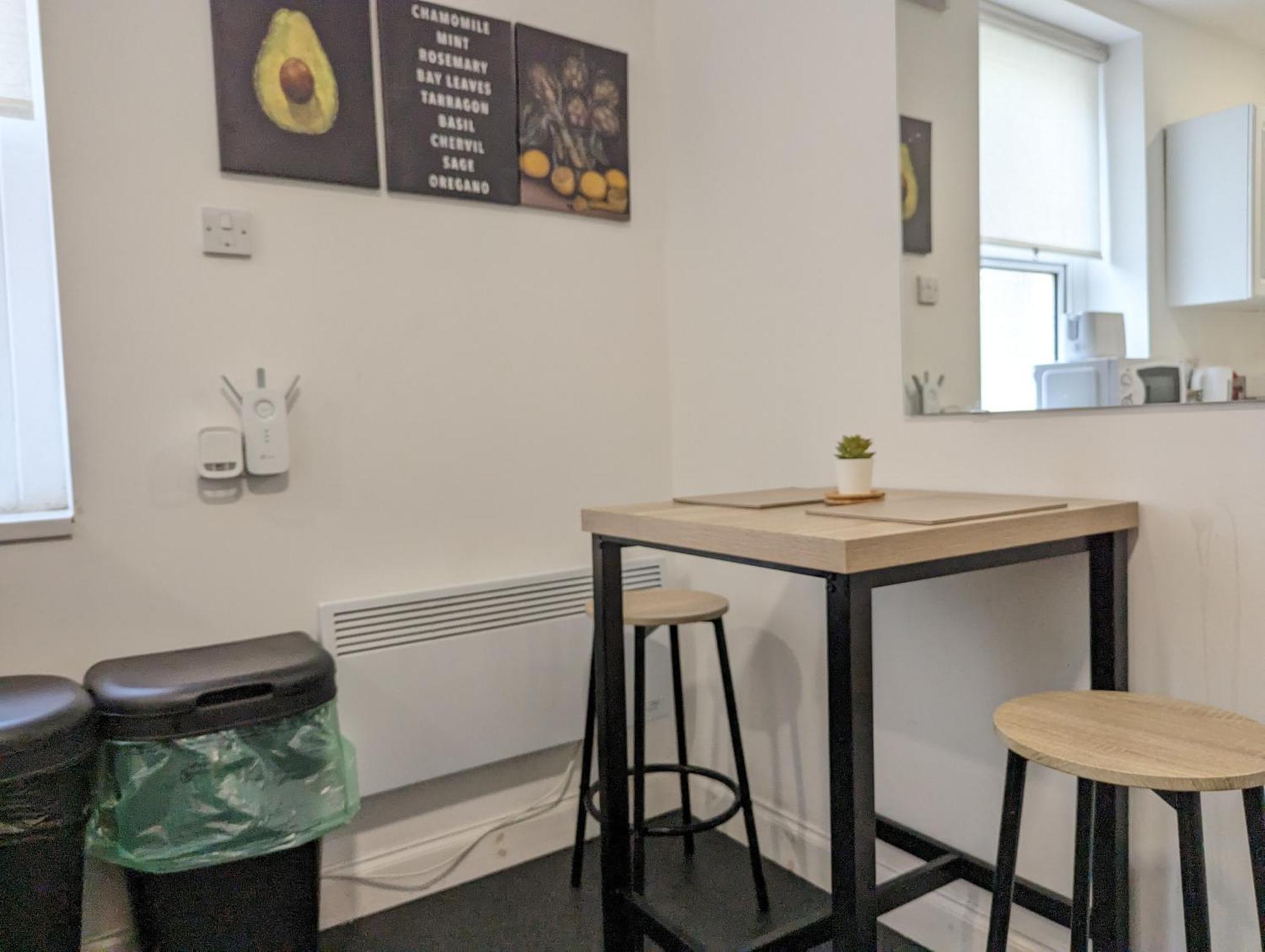 Serene 1 Bedroom Flat In Roath คาร์ดิฟฟ์ ภายนอก รูปภาพ