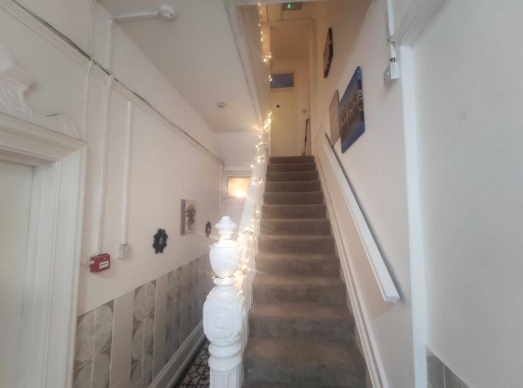 Serene 1 Bedroom Flat In Roath คาร์ดิฟฟ์ ภายนอก รูปภาพ