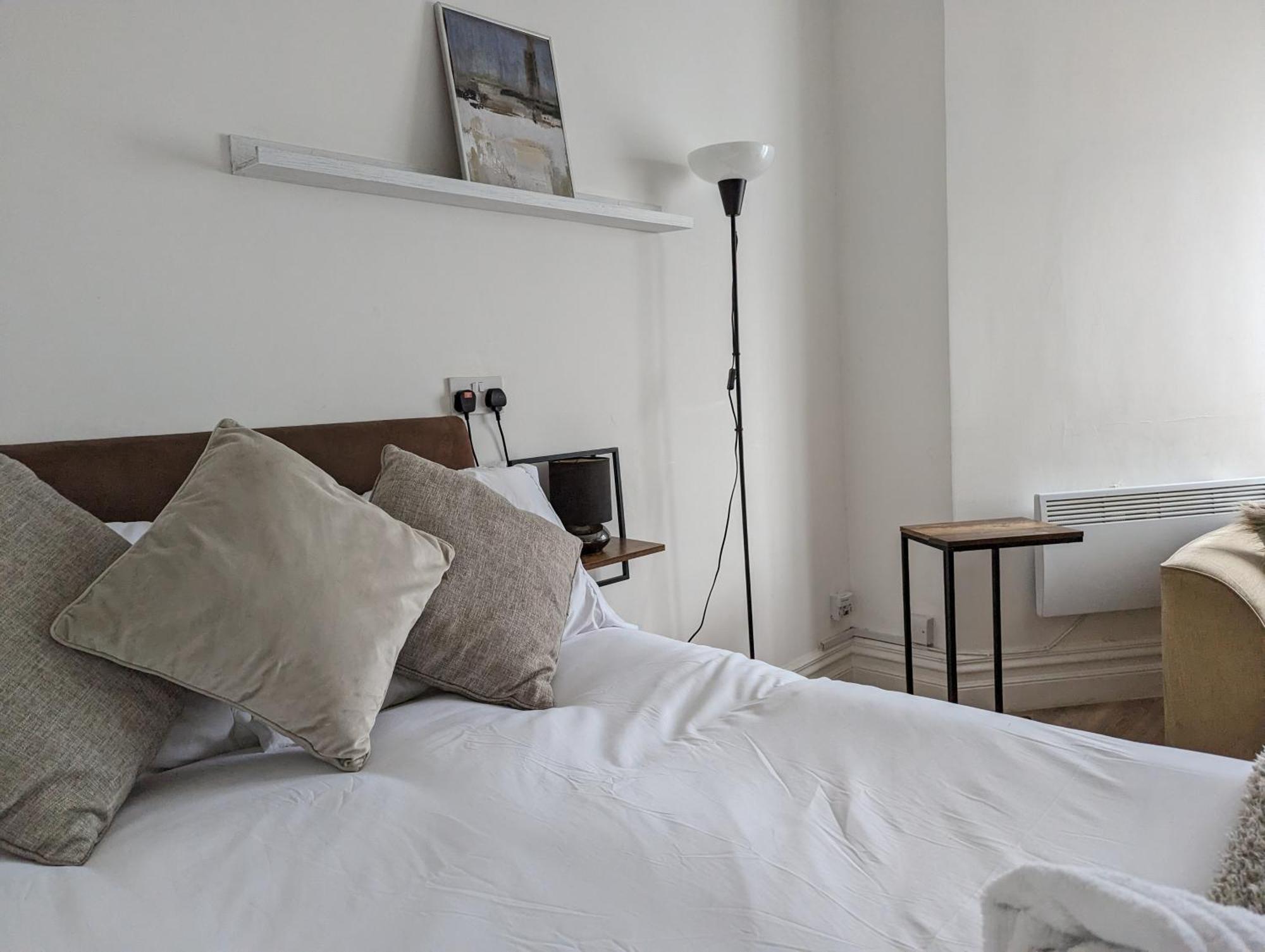 Serene 1 Bedroom Flat In Roath คาร์ดิฟฟ์ ภายนอก รูปภาพ