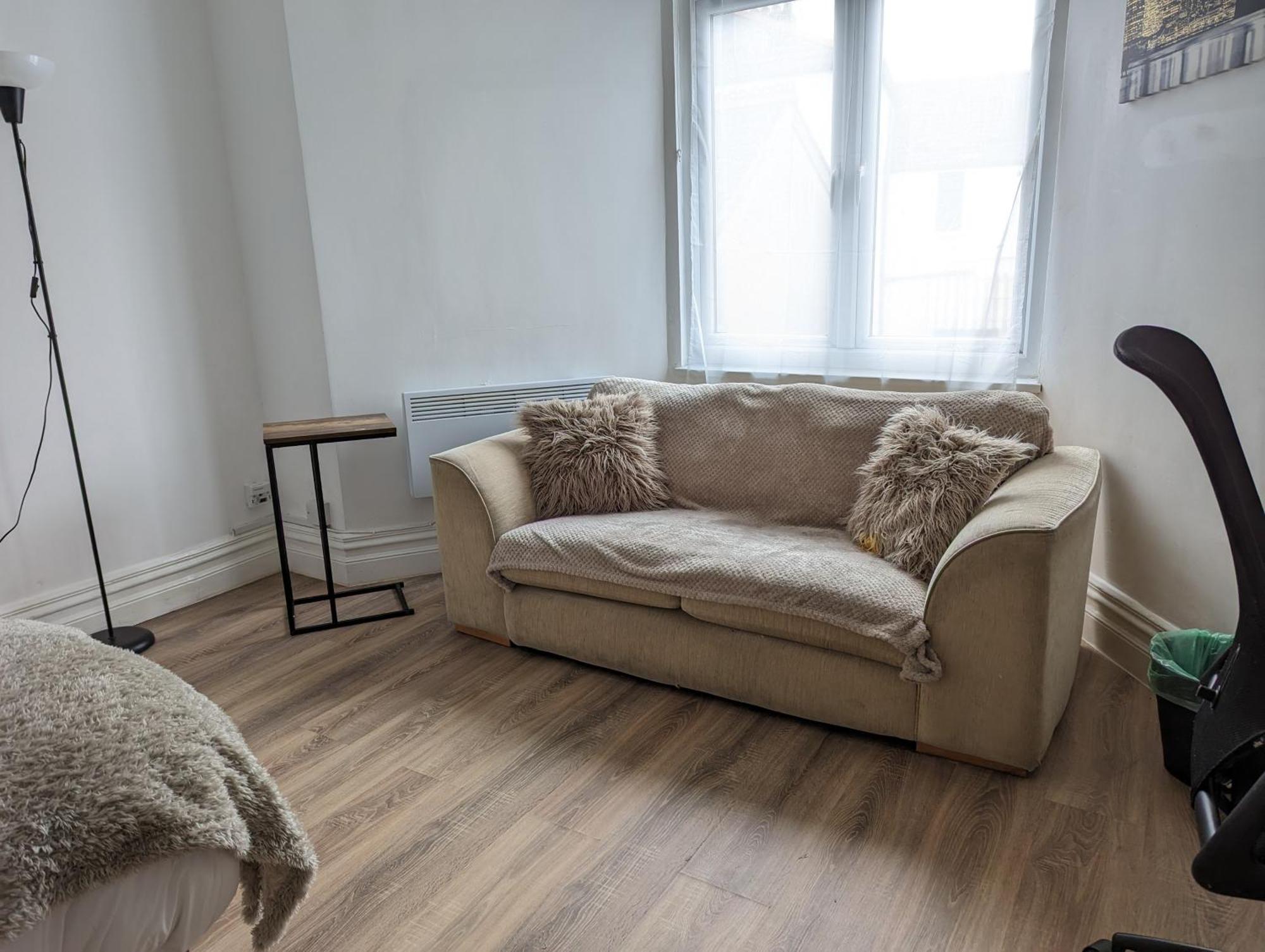 Serene 1 Bedroom Flat In Roath คาร์ดิฟฟ์ ภายนอก รูปภาพ