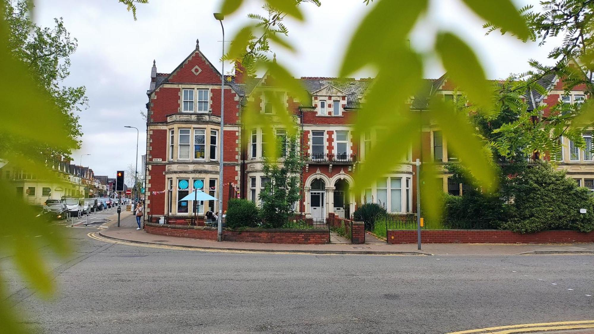 Serene 1 Bedroom Flat In Roath คาร์ดิฟฟ์ ภายนอก รูปภาพ